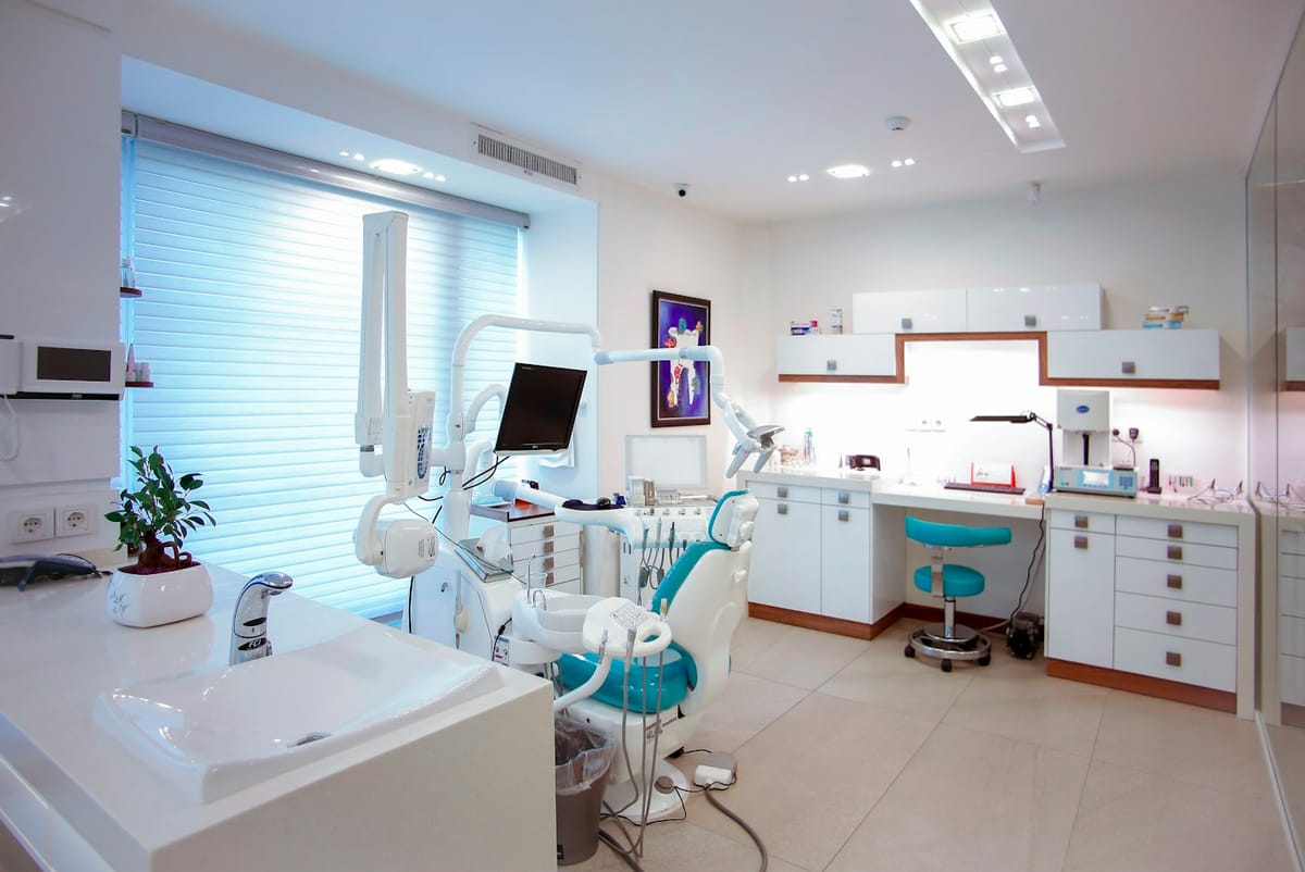 Dental Office Cleaning in Niagara: Specialized Healthcare Sanitation